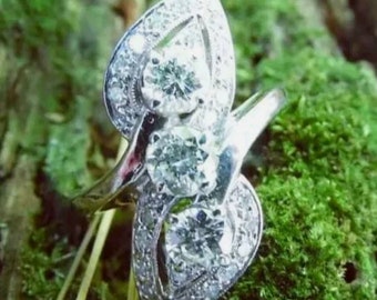 Antique Art Deco 1.5 carat Diamond Engagement Ring