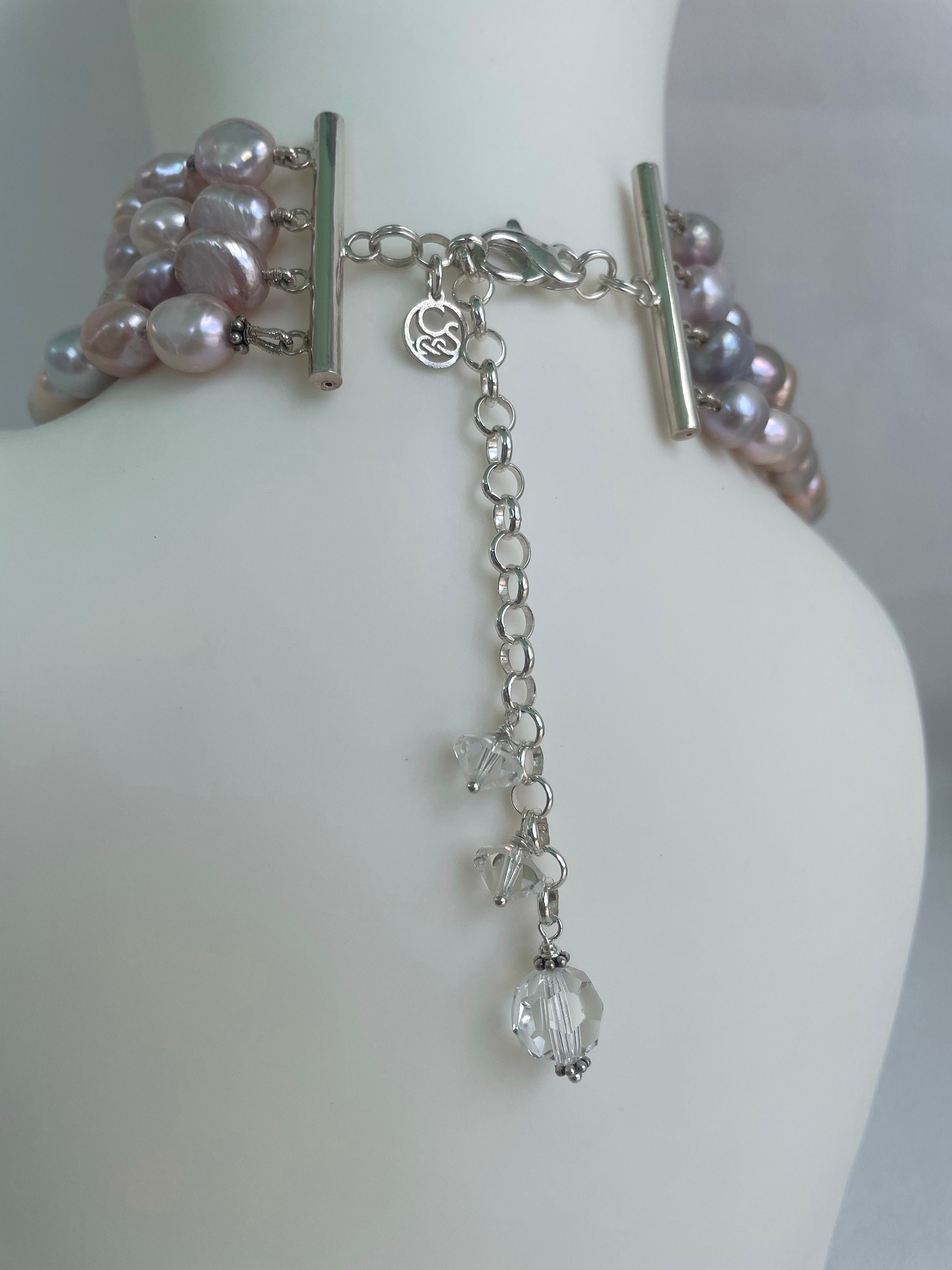 Mauve Faux Pearl Metal Decor Necklace