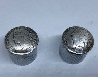 Silver toned Indian penny guitar knobs with knurled sides. Read complete description.