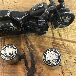 Rustic Indian/buffalo nickel volume and tone control knobs.