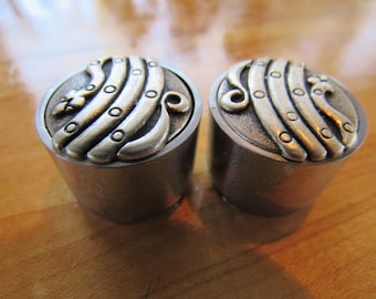 Snake Volume/tone control guitar knobs. Read full description.