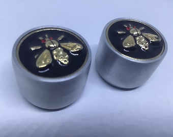 Honey bee guitar knobs a set of two. Read full description.