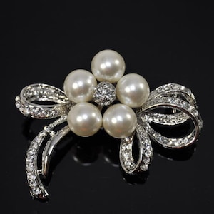 Crystal pearl Brooch, rhinestone pearl flower brooch, wedding cake pin