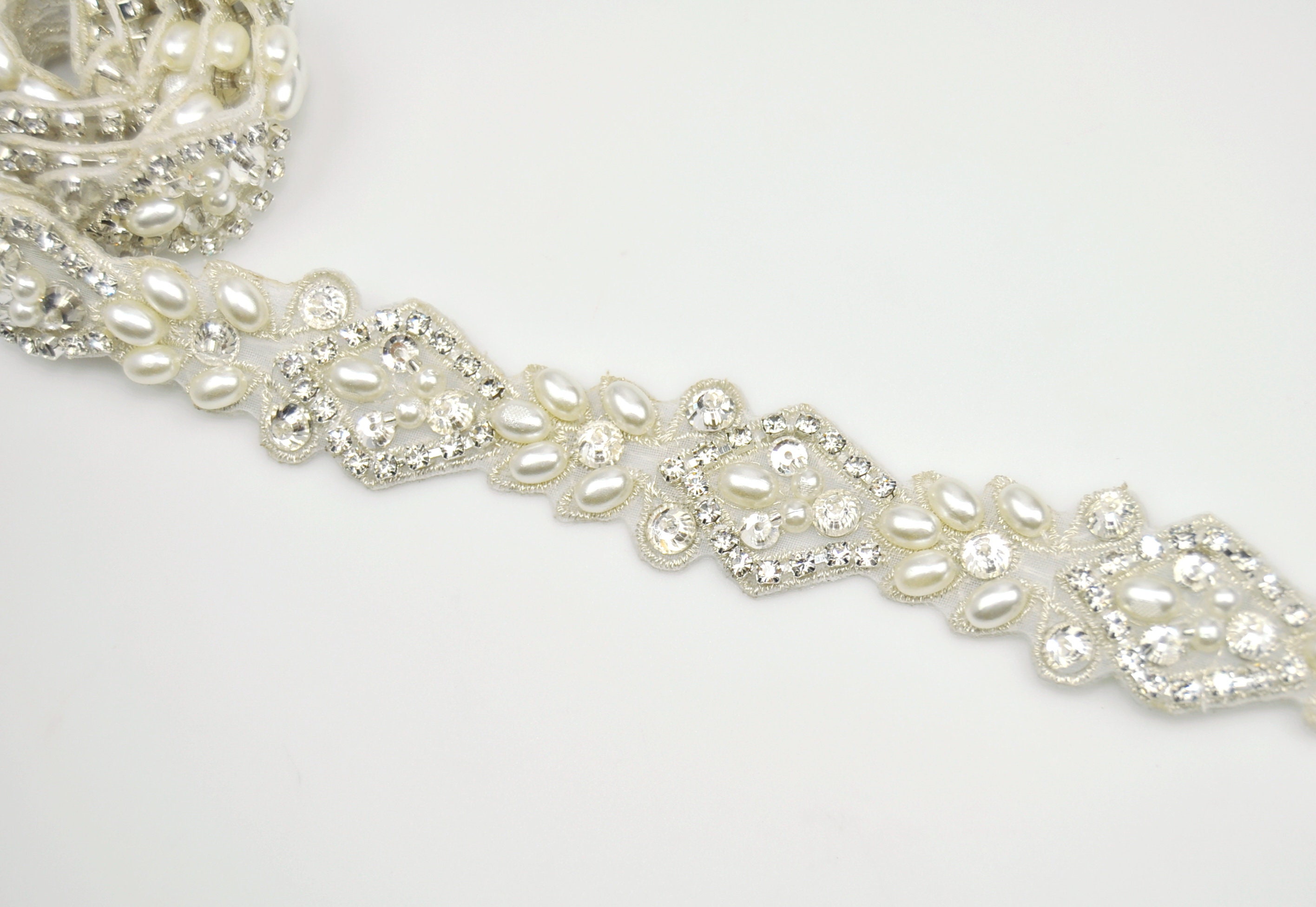 GLOBLELAND 1 Yard Pearl Tassel Rhinestone Fringe Trim Rhinestone Pearl Tassel Chain Diamond Crystal Tassel Fringe Trim For Sewing Crafts Wedding Dress