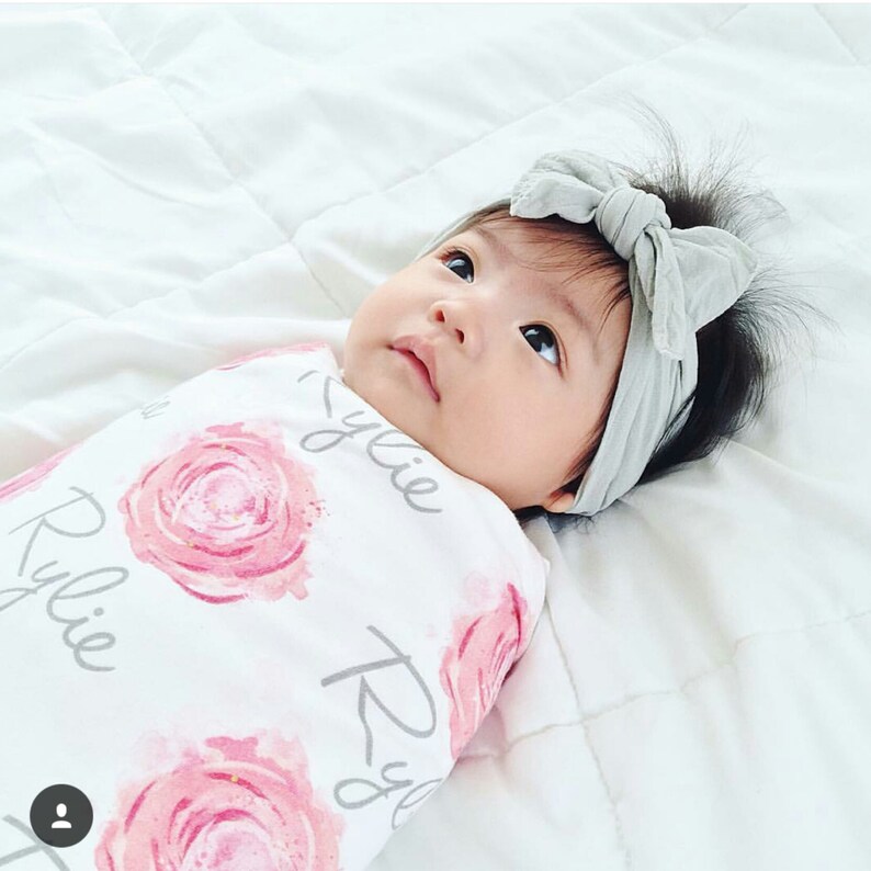 Unisex Includes A Swaddle Blanket And Baby Hat Baby Gift Set Perfect