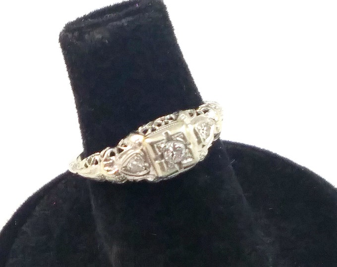 Antique Filigree Art Deco 18K White Gold Diamond Engagement Ring