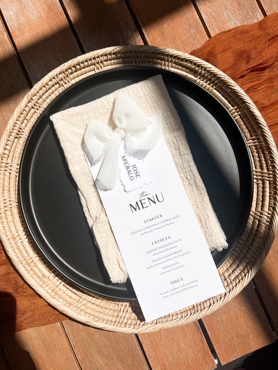 Wedding menu and place cards printed: Minimalistic designs