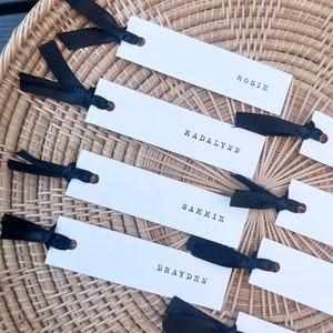 IMPRESSO do lugar do casamento da máquina de escrever | Cartões de nome de casamento personalizados | Cartões impressos em máquina de escrever | Etiqueta de dama de honra