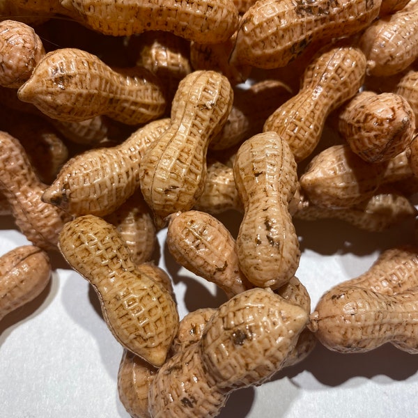 Aimee Reserved-  Blow Mold Peanut Garland Plastic Vintage