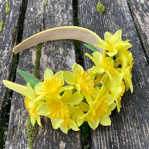 Daffodil Headband, Yellow Daffodil Crown, Daffodil Cluster Headpiece, Spring Wedding Crown, Sping Flower Crown