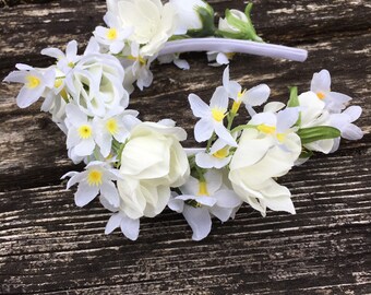 White Flower Crown, White Flower Headband with White Roses, White Rose Crown, White Bridal Crown, White Floral Headpiece