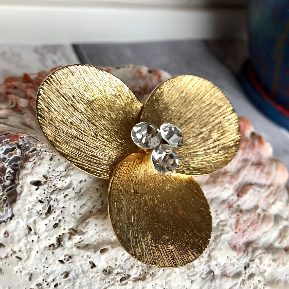 6 Vintage Brooch Set. Gold tone. Etsy