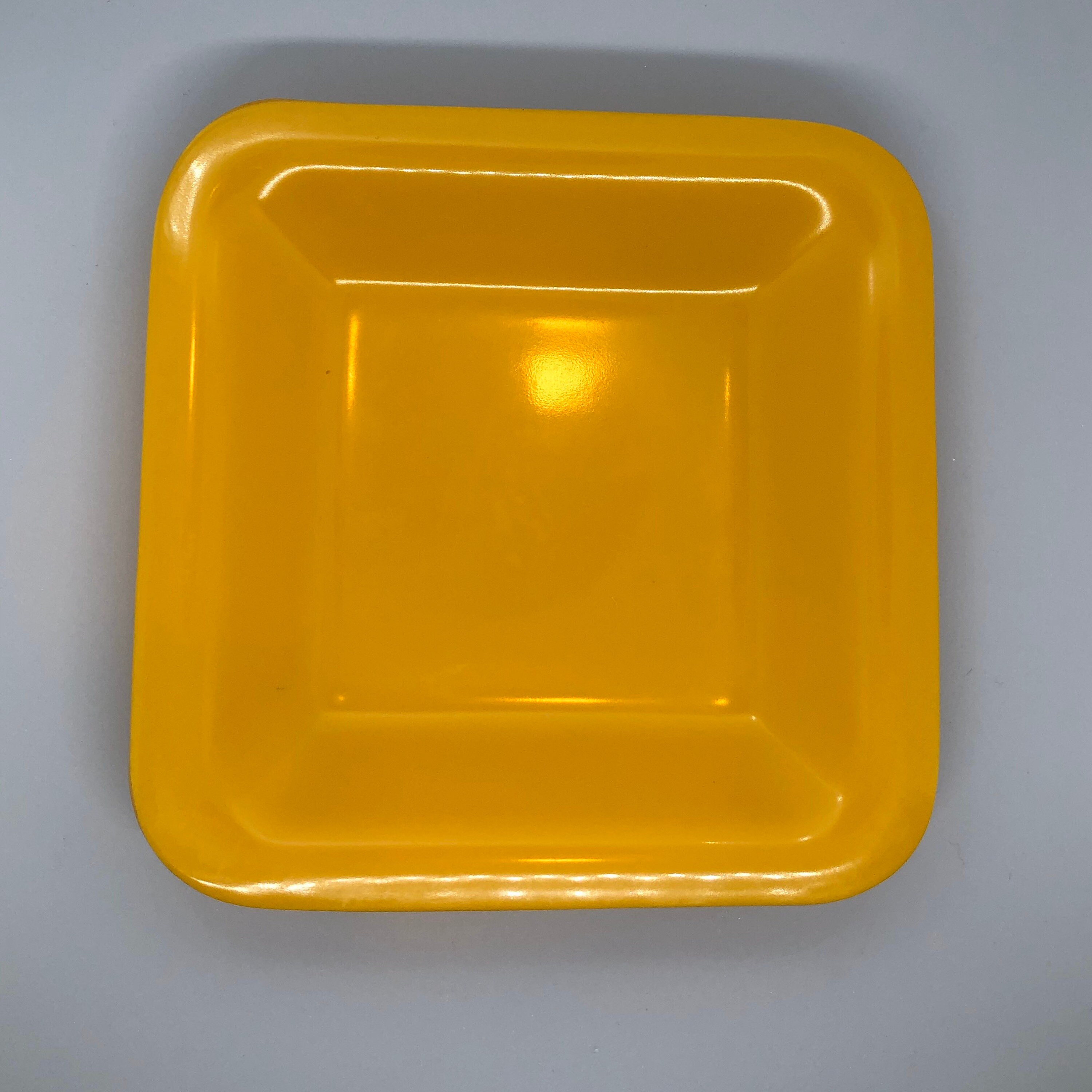 Vintage melamine plastic plates. Etsy