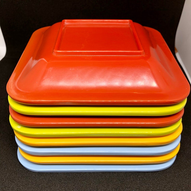 Vintage melamine plastic plates. Etsy