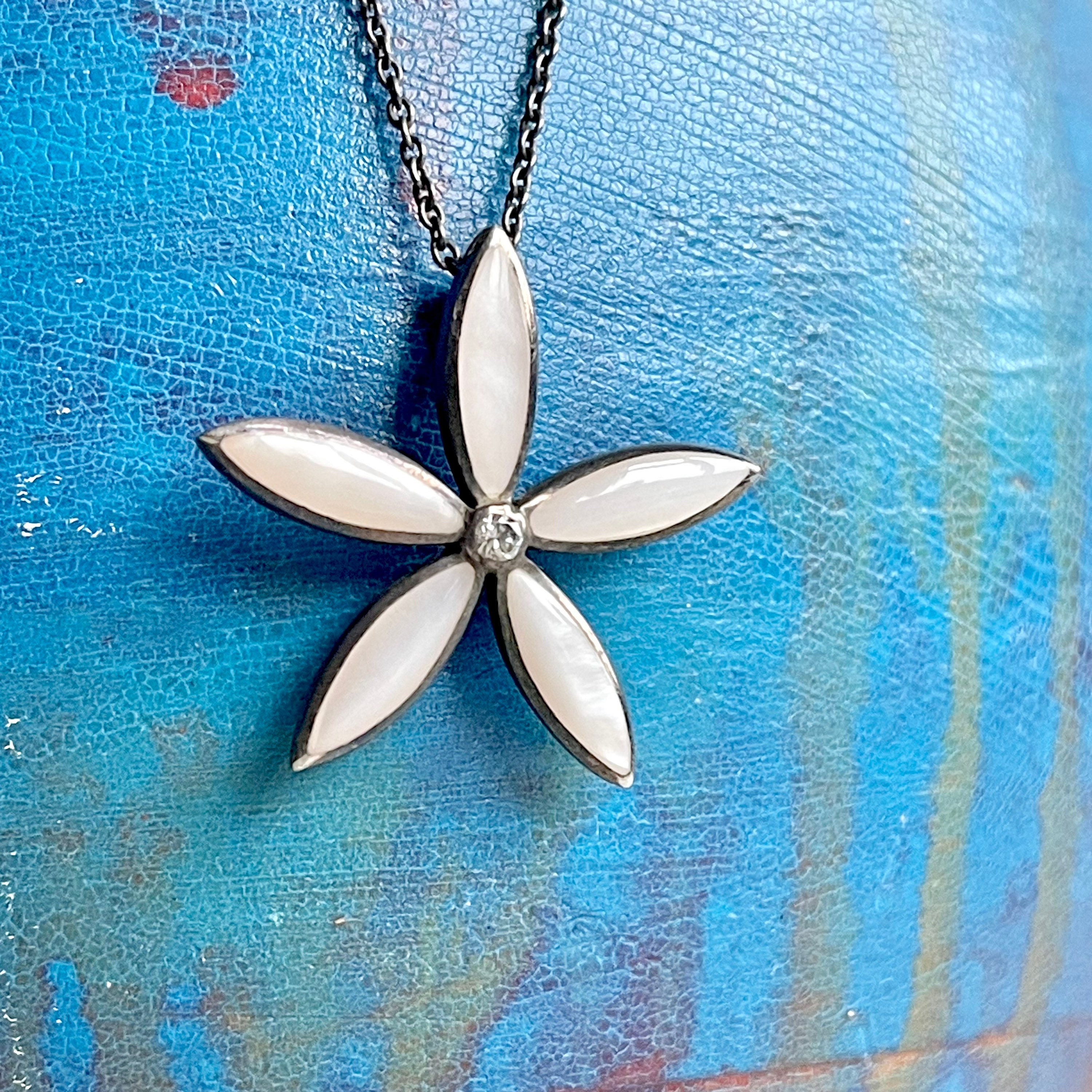 Mother of Pearl Flower Silver Necklace - Etsy