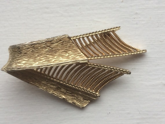 Modernist Brooch, Mid Century Pin, Gold Tone  Str… - image 2