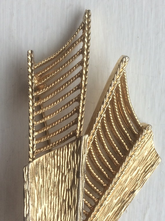 Modernist Brooch, Mid Century Pin, Gold Tone  Str… - image 3