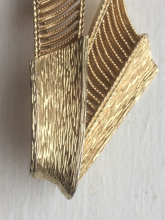 Modernist Brooch, Mid Century Pin, Gold Tone  Str… - image 4