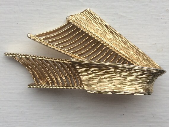 Modernist Brooch, Mid Century Pin, Gold Tone  Str… - image 1