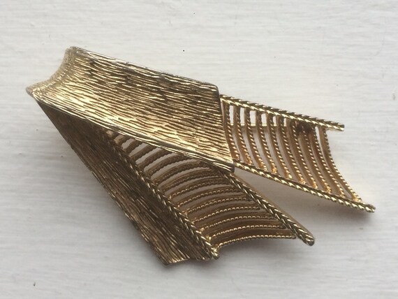 Modernist Brooch, Mid Century Pin, Gold Tone  Str… - image 9