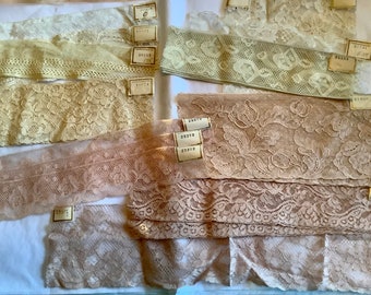 Assortment of 20 vintage French lace salesman samples pieces Lot 7004