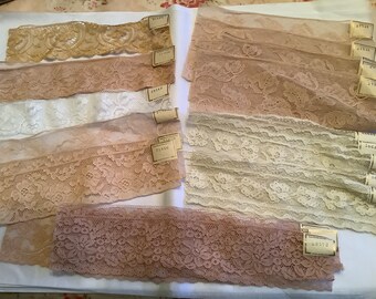 Assortment of 20 vintage French lace salesman samples pieces Lot 7010