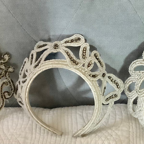 1930 headpiece