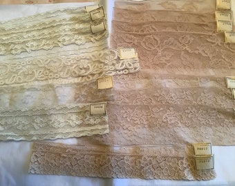 Assortment of 20 vintage French lace salesman samples pieces Lot 7009