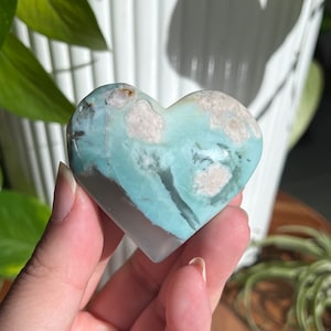 Green Flower Agate Heart Palm