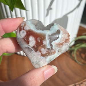 Green Flower Agate Heart Palm