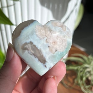 Green Flower Agate Heart Palm
