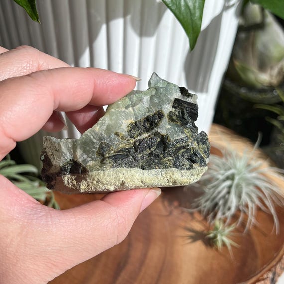 プレナイトとエピドートの半研磨標本 / マリ - Etsy 日本