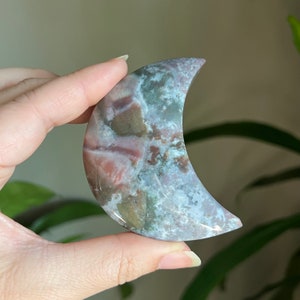 Ocean Jasper Moon Carving / Madagascar