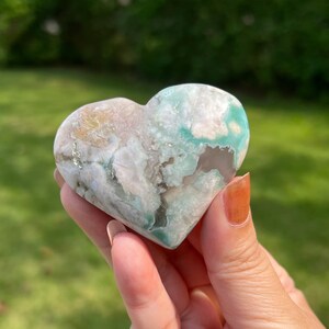 Green Flower Agate Heart Palm