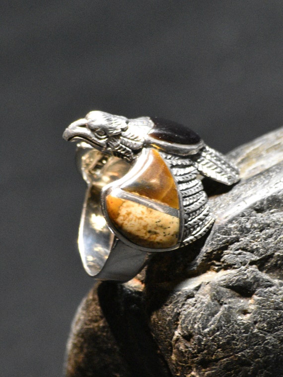 Fantastic Clamshell Style Diamond Cut Detailed Brutalist Style Size 6 Sterling Marked 925 Aged Silver Toned Statement Ring Jewelry