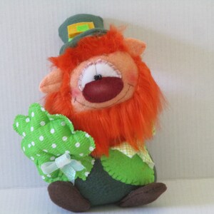 Leprechaun plushie, St. Patricks Day, Irish stuffie, irish gift, Irish decor, leprechaun softie, Irish doll, St. Patrick&#39;s day decoration