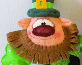 Leprechaun Plushie: St. Patrick's Day Felt Doll with Shamrock