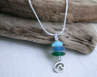Collar de vidrio marino / Colgante de vidrio marino / Joyería de vidrio de playa / Vidrio marino azul / Collar de olas / Regalo para amantes de la playa / Collar de surfista / Océano