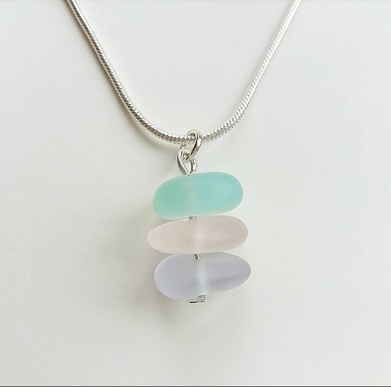 Halsband med havsglas | Strandglas | Sjöjungfrusmycken | Strandhalsband | Örhängen med havsglas | Pärlor med havsglas | Present till henne | Alla hjärtans dag bild 2
