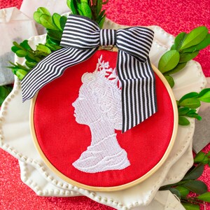 Ornament Embroidered Queen Royal Christmas Keepsake afbeelding 2
