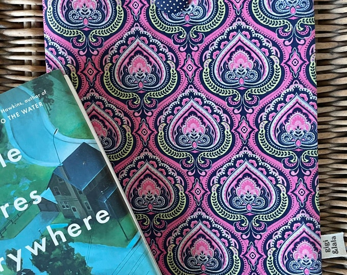 Padded book pouch: Preppy Paisley print, book sleeve, book cozy