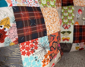 Funda de almohada de patchwork acolchada a mano / Patrón de hojas de otoño