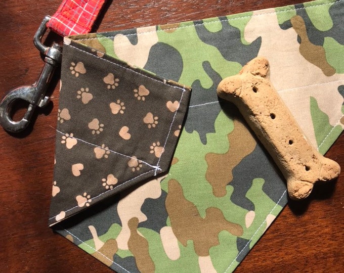 Dog bandana/Pet bandana/Cat bandana, Reversible, slips on collar, slide on collar, camouflage, paw print