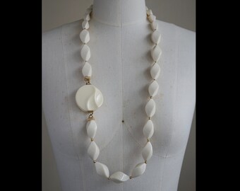 Vintage Beaded Necklace - Cream Beaded Necklace - Chunky Beaded Necklace