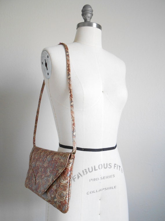 60s vintage bag - brown paisley vinyl clutch viny… - image 6