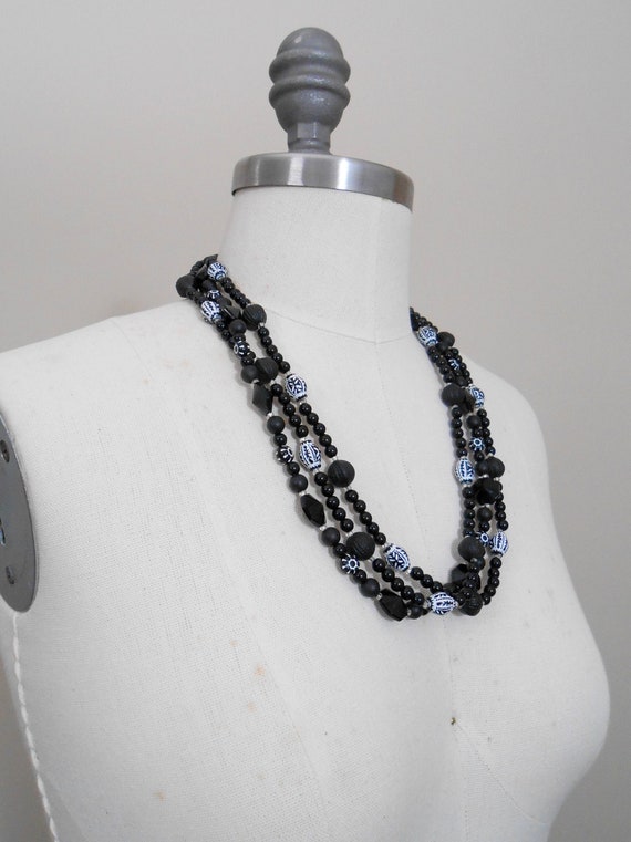 80s vintage necklace - black white beaded necklace