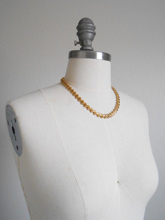 80s, 90s vintage necklace - gold chevron chain ne… - image 1