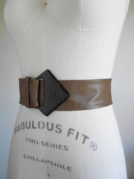 80s vintage belt - tan leather belt snakeskin SM … - image 3