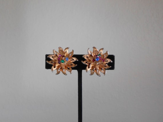 Midcentury vintage earrings - gold floral clip-on… - image 2