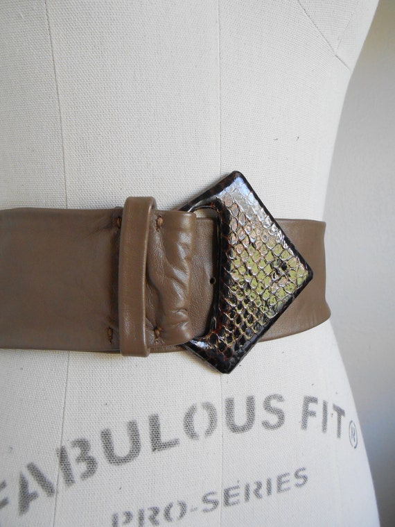 80s vintage belt - tan leather belt snakeskin SM … - image 4